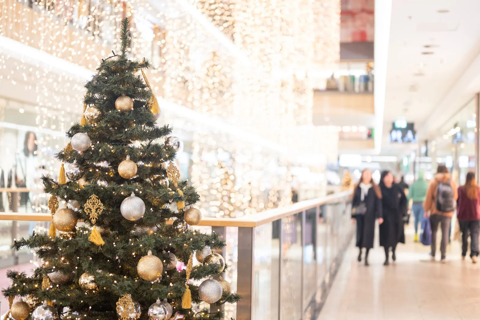 Holiday Energy Optimization: A Practical 6-Step Guide for Retail and Hotel Buildings